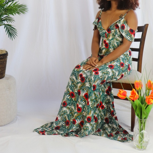 Maxi Dress(New)CYBER Monday 24Hour Sale - Picture 3 of 4